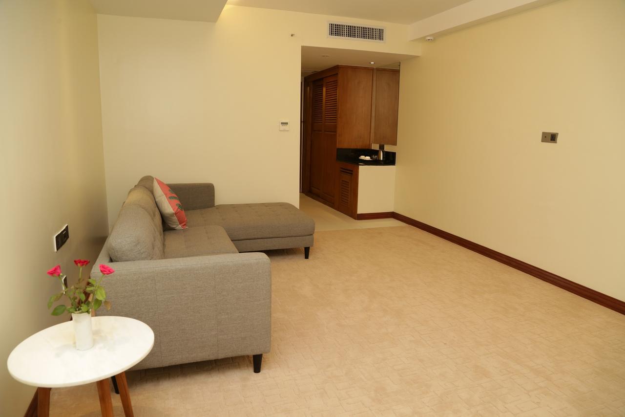 Pacific Hotel Yangon Exterior photo